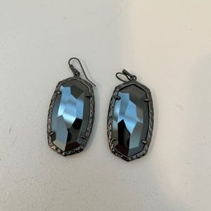 Kendra Scott Ella Earrings | Gunmetal and Black